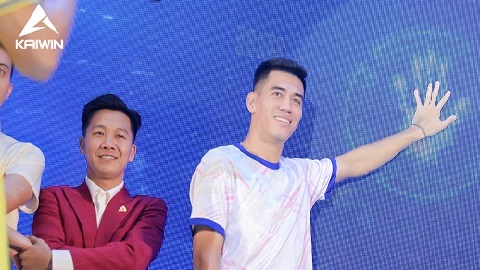 Nguyễn Tiến Linh nói gì về HLV Nguyễn Anh Đức sau những ồn ào vừa qua?